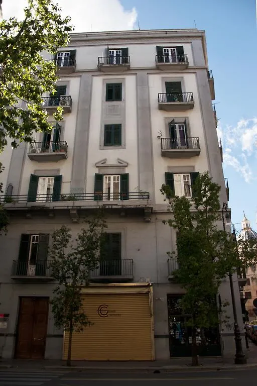 Bed & Breakfast Bed and Breakfast *1*7*4* Via Roma Palermo